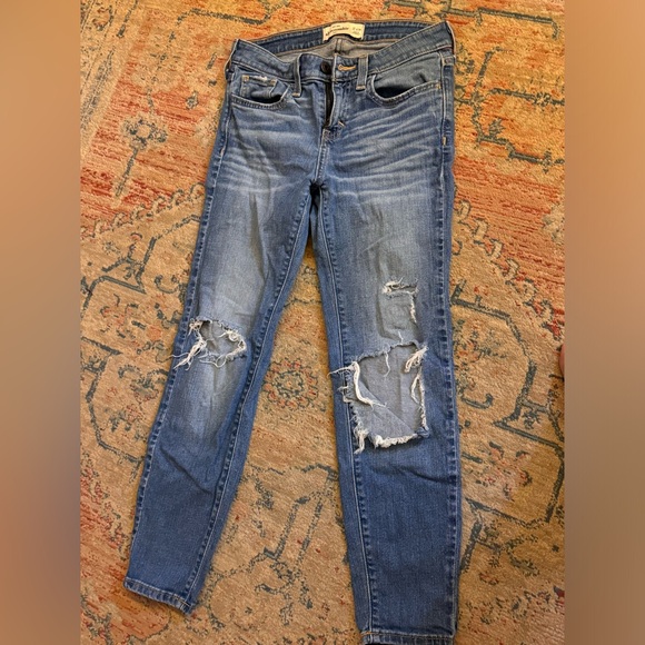 Girls Abercrombie Ripped Distressed Jeans Size 12 Slim - Picture 1 of 6